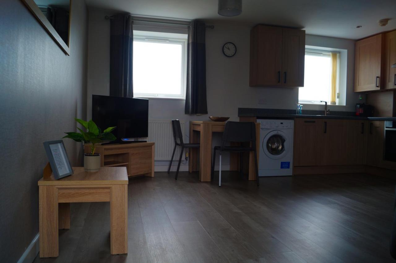 Chapel Court Apartments Кэннок Экстерьер фото